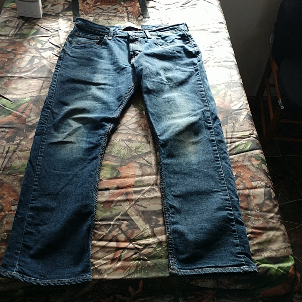 Wrangler Slim Straight Mens Jeans